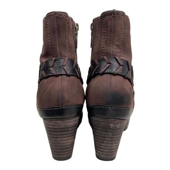 Clarks Artisan Ankle Boot Brown Nubuck Harness Strap Block Heel Zip Women Sz 9M - Picture 2 of 9